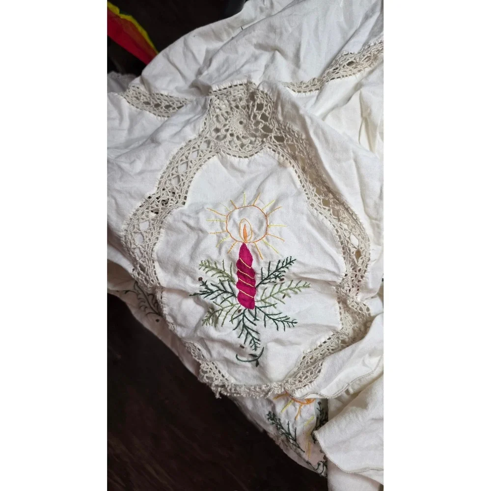 VTG Hand Embroidered Christmas Round Tablecloth Ivory Lace Candle Poinsettia